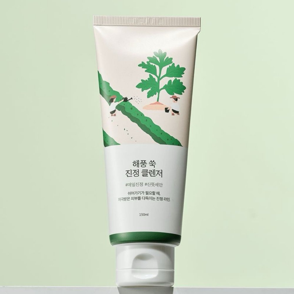 Roundlab mugwort calming cleanser - Image 2