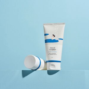 Roundlab birch juice moisturizing cleanser