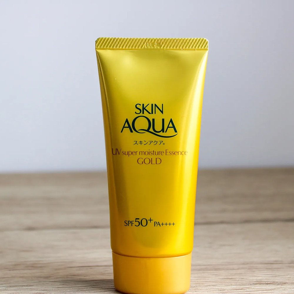 Skin aqua super moisture essence gold - Image 3