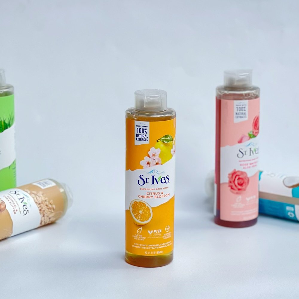 St.Ives body wash citrus & cherry blossom